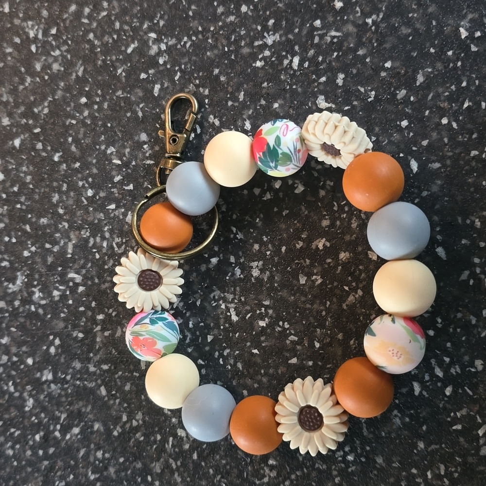 Silicone beaded wristlet keychain